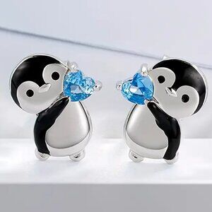 🌺 🌺 🌺 Penguin Stud Earrings with Blue Heart Crystal